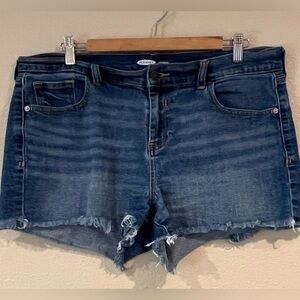 Women’s Old Navy Boyfriend denim cutoff shorts size 14